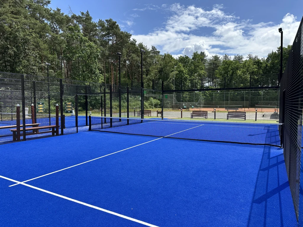 Outdoor padelbanen Herkenbosch met kunstgras ondergrond